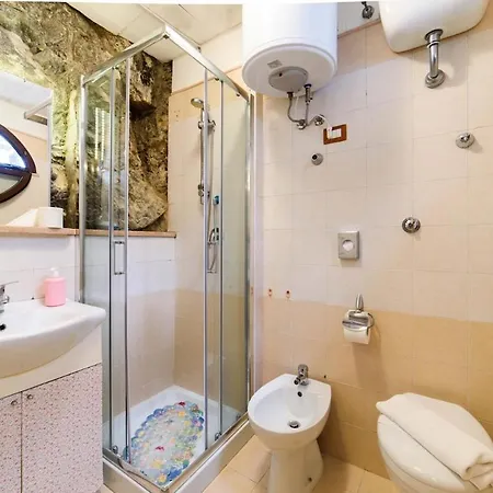 Intera Grace Con Vista Mare E Jacuzzi 빌라